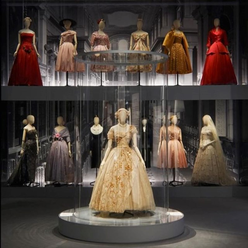 Η μαγευτική ιστορία του οίκου Dior μέσα από 500 φορέματα - εικόνα 4