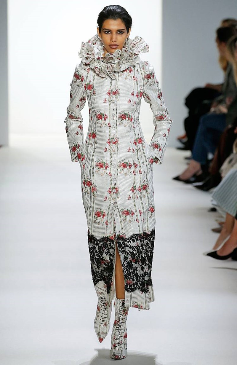 12+1 στιγμιότυπα που λατρέψαμε από την NYFW - εικόνα 2