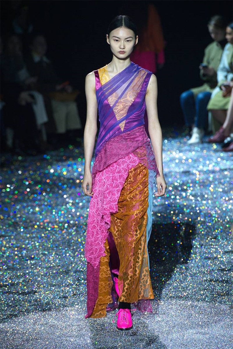 12+1 στιγμιότυπα που λατρέψαμε από την NYFW - εικόνα 4