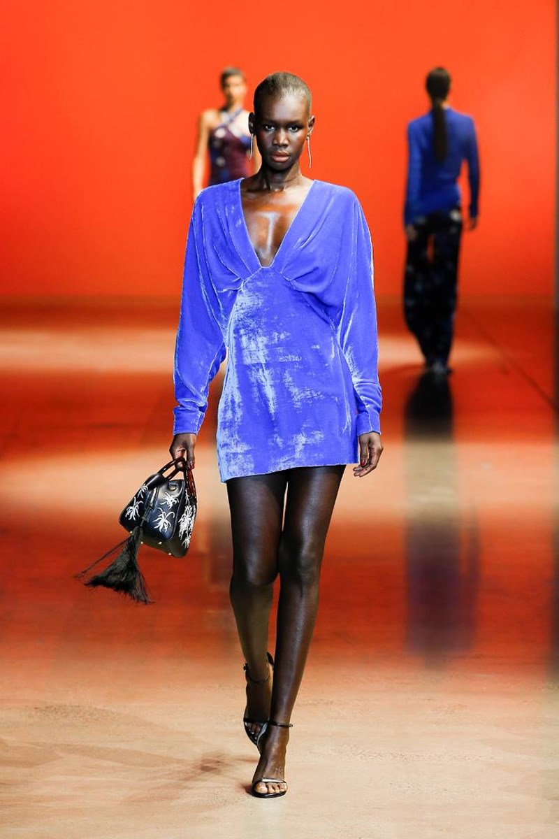 12+1 στιγμιότυπα που λατρέψαμε από την NYFW - εικόνα 5