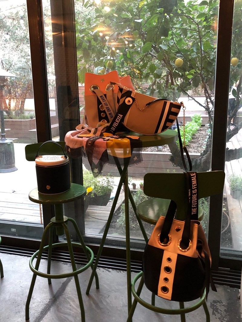 Γνωρίσαμε πρώτες τα αξεσουάρ της άνοιξης - εικόνα 1