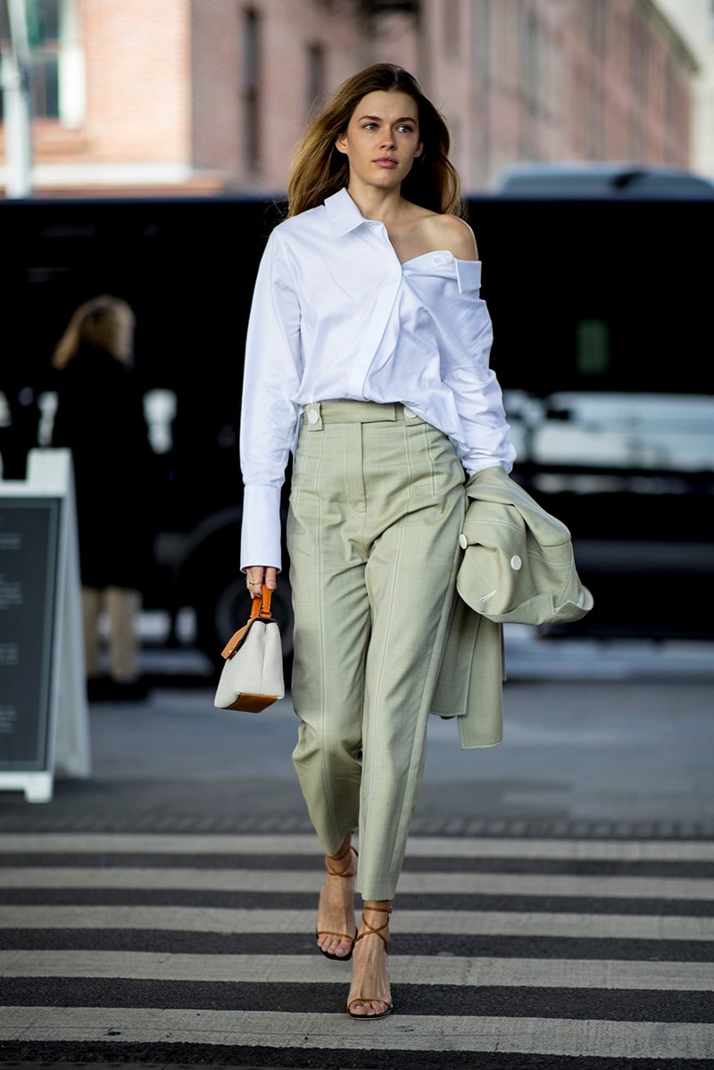 Khaki is the new black: Αυτό είναι το χρώμα που πρωταγωνιστεί τώρα στο street style - εικόνα 4