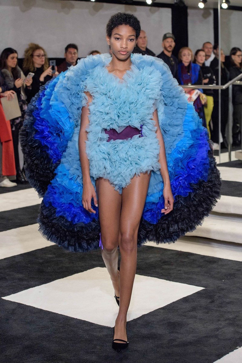 Είναι αυτό το πιο extra ντεφιλέ της New York Fashion Week; - εικόνα 7