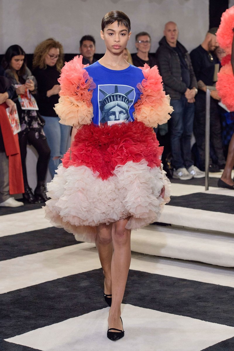 Είναι αυτό το πιο extra ντεφιλέ της New York Fashion Week; - εικόνα 12