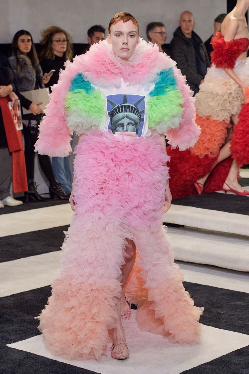 Είναι αυτό το πιο extra ντεφιλέ της New York Fashion Week; - εικόνα 4