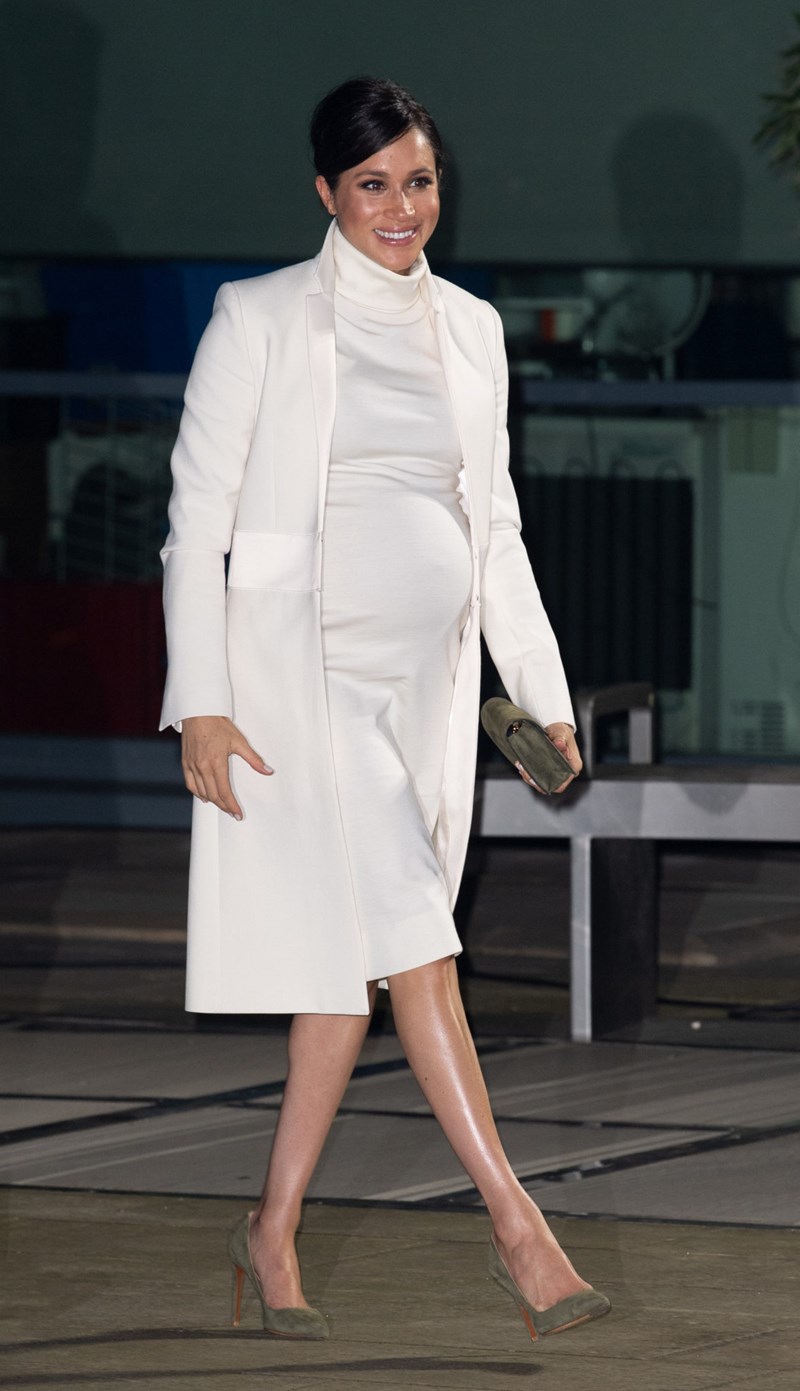 Η Meghan Markle αποδεικνύει ότι το αστραφτερό λευκό είναι must! - εικόνα 1