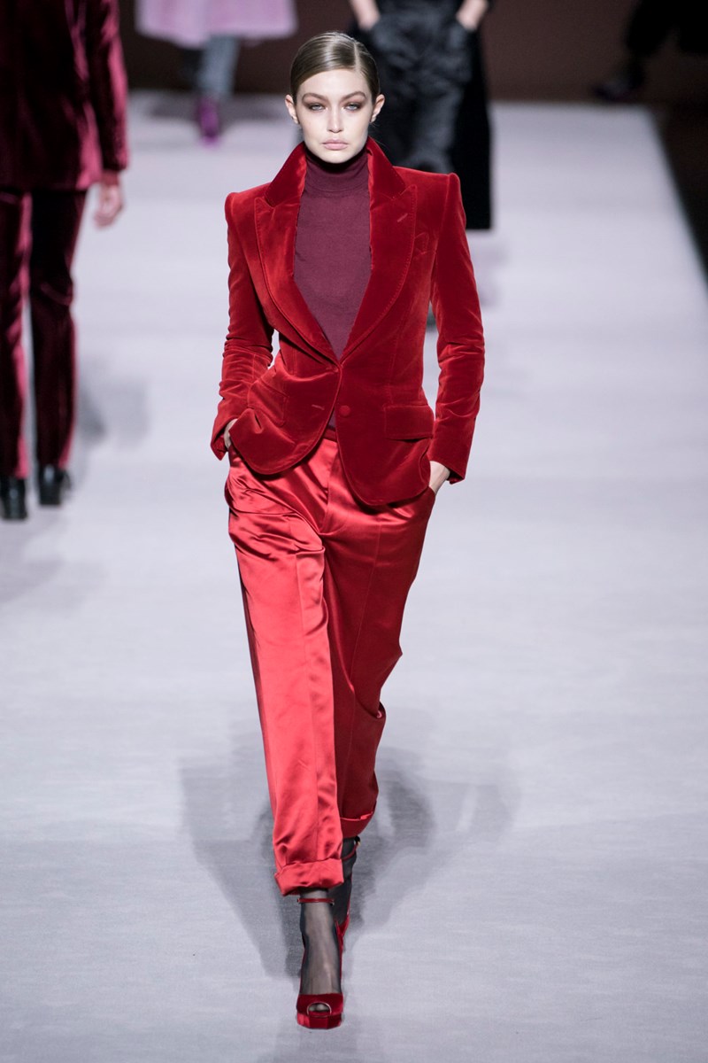 Το show του Tom Ford υμνεί την υπέρτατη φινέτσα του ανδρόγυνου στυλ - εικόνα 3