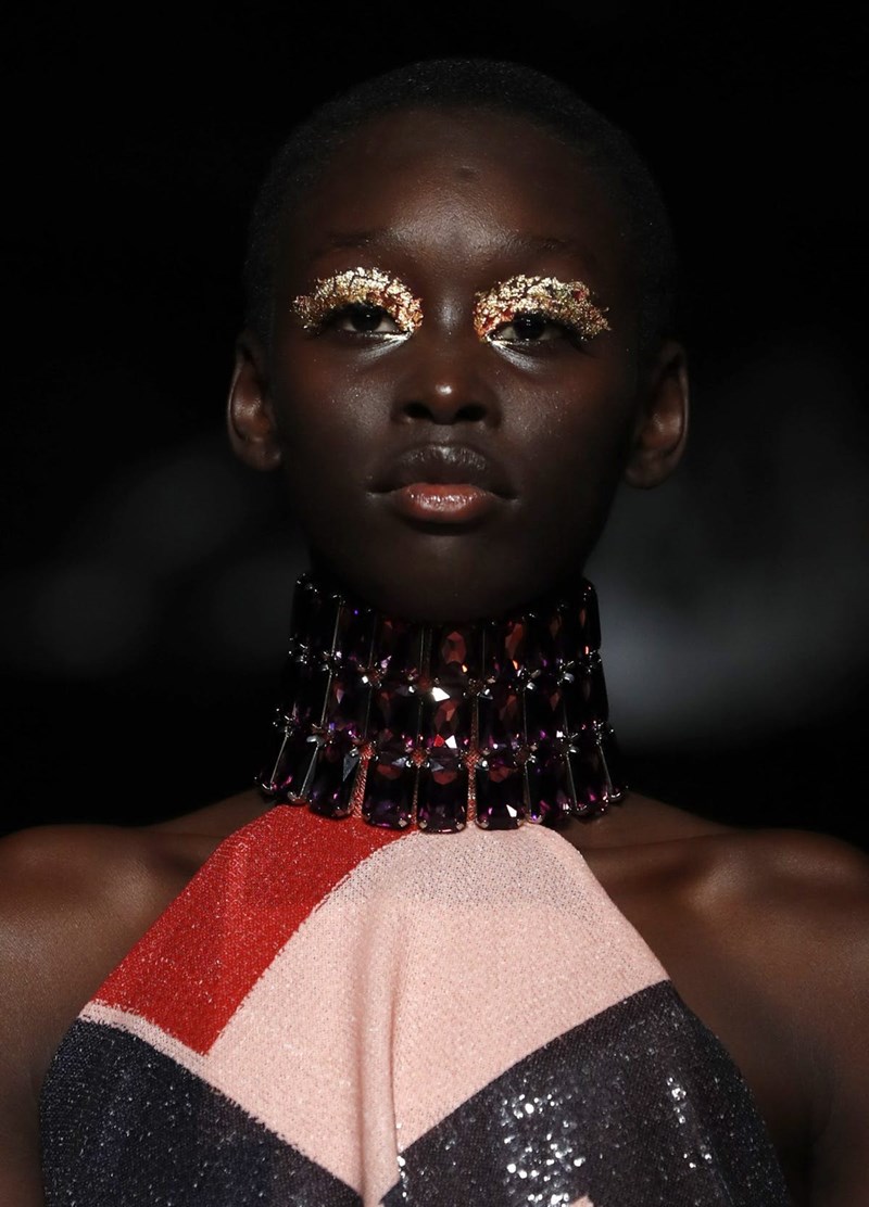 London Fashion Week: Tα beauty looks που ξεχωρίσαμε (μέχρι τώρα) - εικόνα 1