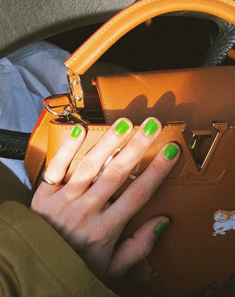 Πώς θα φορέσεις τα neon χρώματα χωρίς υπερβολές; - εικόνα 5