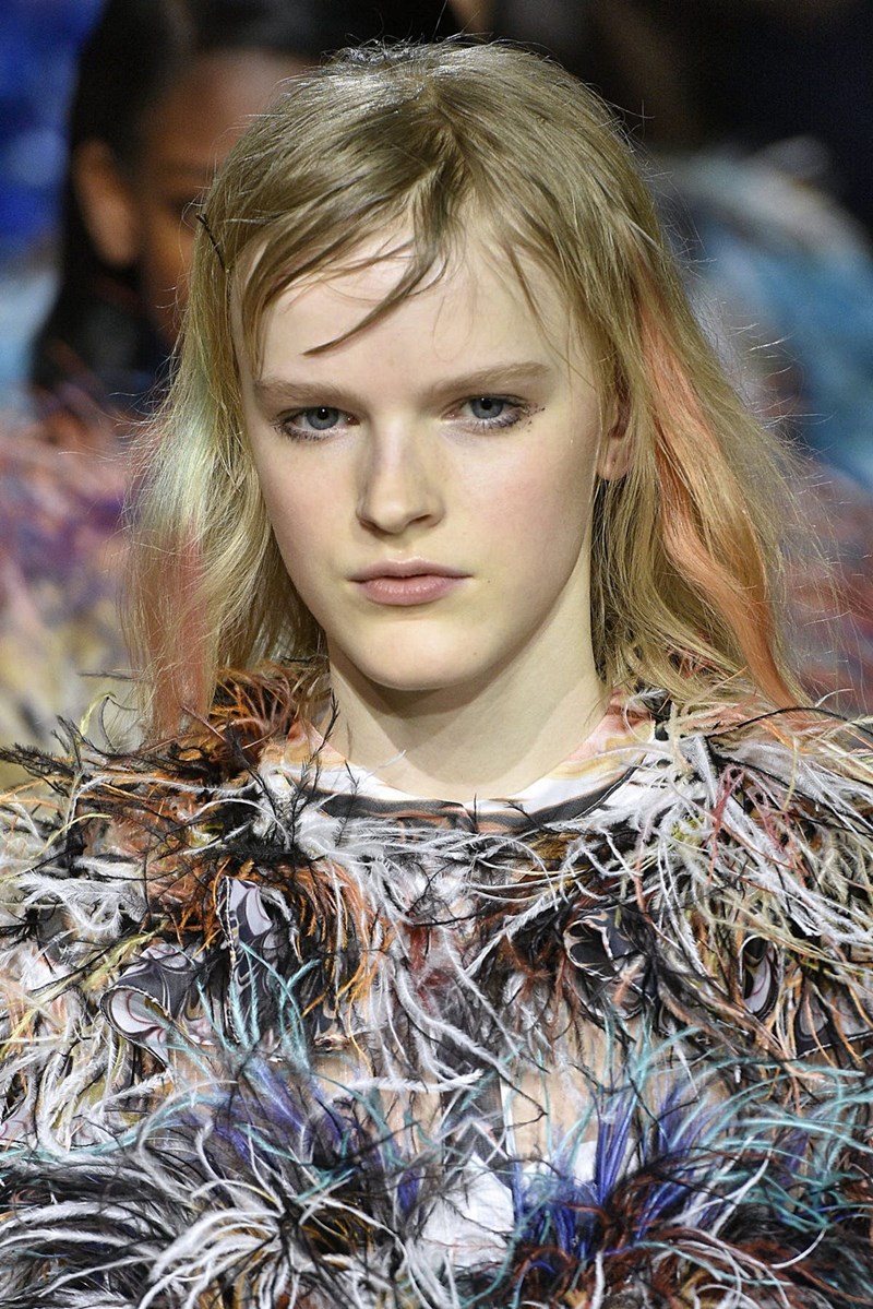 London Fashion Week: Tα beauty looks που ξεχωρίσαμε (μέχρι τώρα) - εικόνα 2