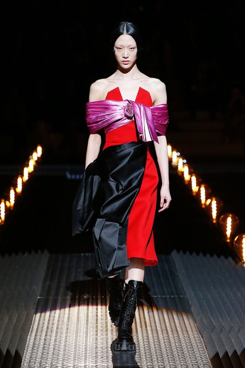 Milan Fashion Week: Δες τα ωραιότερα highlights των λαμπερών shows - εικόνα 5