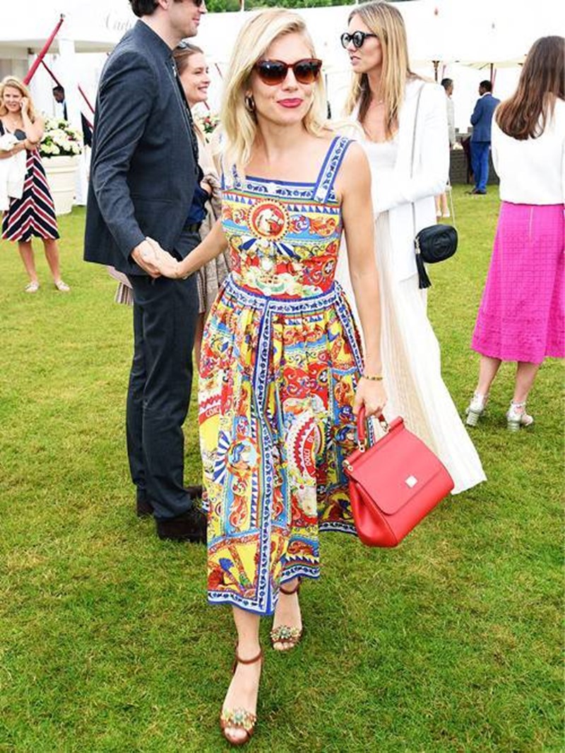 Get the look: Τα must κομμάτια της Sienna Miller - εικόνα 21