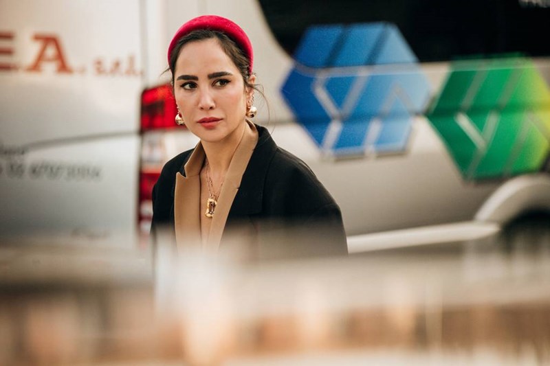 Shh, it's a secret: Αυτό το χτένισμα κυριαρχεί τώρα στο street style του εξωτερικού - εικόνα 4