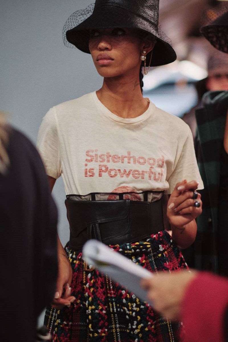 Women's Day: Μια αυθεντική φεμινίστρια στον οίκο Dior - εικόνα 1