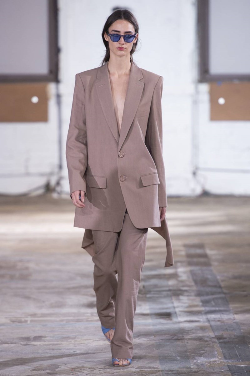 The Ultimate Trend Guide: Όλες οι τάσεις της άνοιξης σε 44 φωτογραφίες από τα ντεφιλέ - εικόνα 39