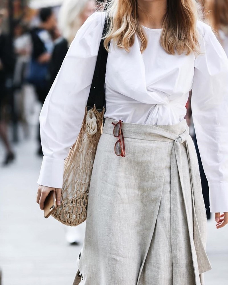 Puff Sleeves: Η λεπτομέρεια που θα κάνει το outfit σου 100% in - εικόνα 1