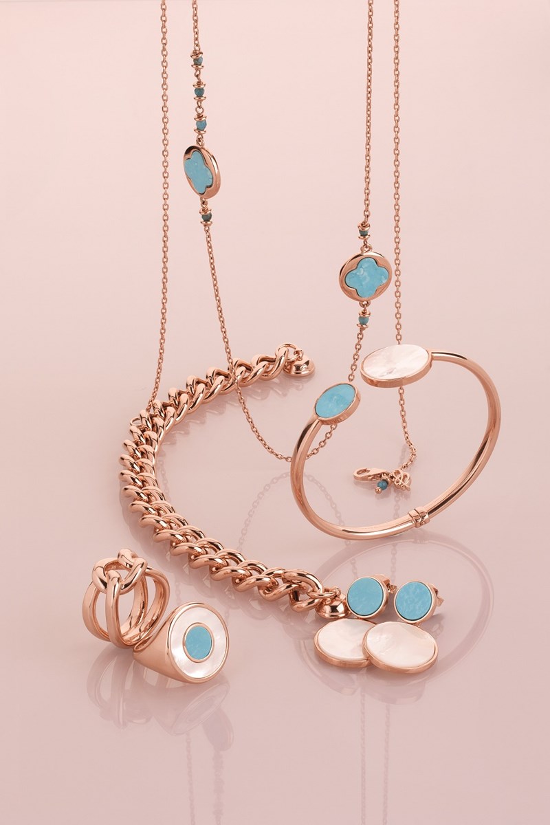 Glam chic: Τα κοσμήματα για να κάνεις τις πιο λαμπερές εμφανίσεις σου - εικόνα 1