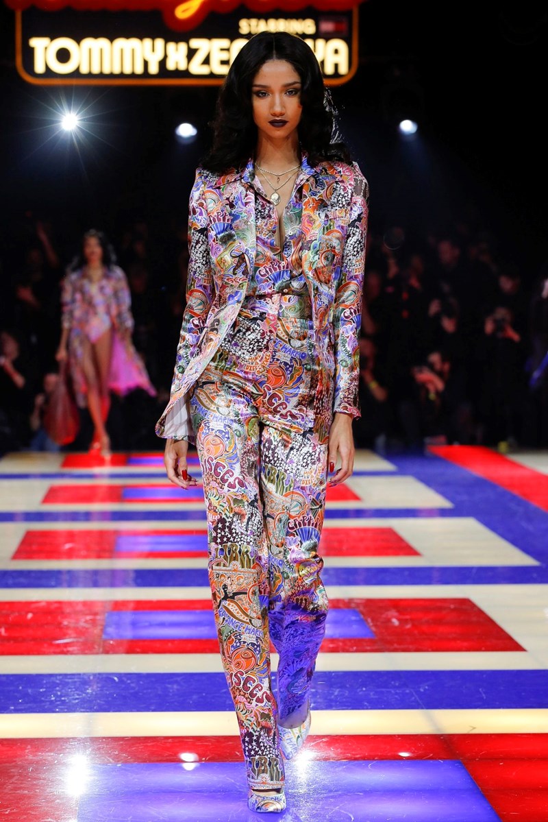 Το show του Tommy Hilfiger ξεσήκωσε το Παρίσι - εικόνα 2