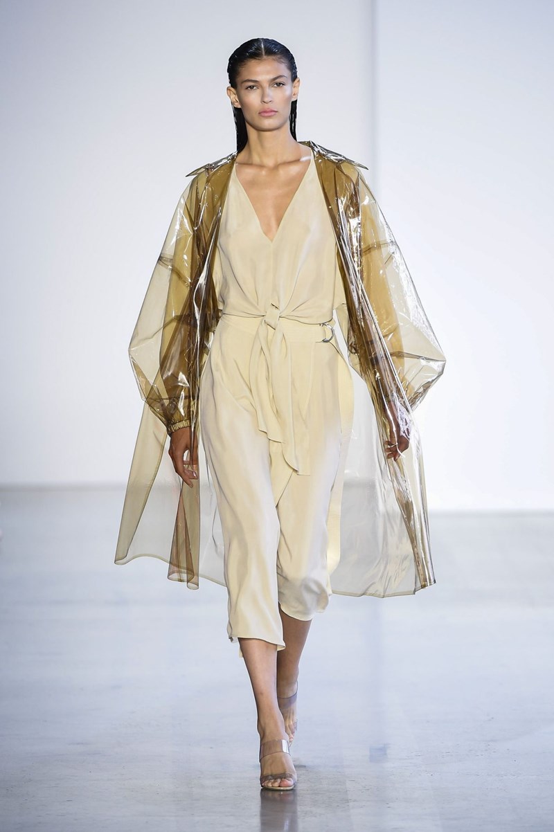 12 προτάσεις για να φορέσεις τα παστέλ των φετινών ντεφιλέ - εικόνα 1