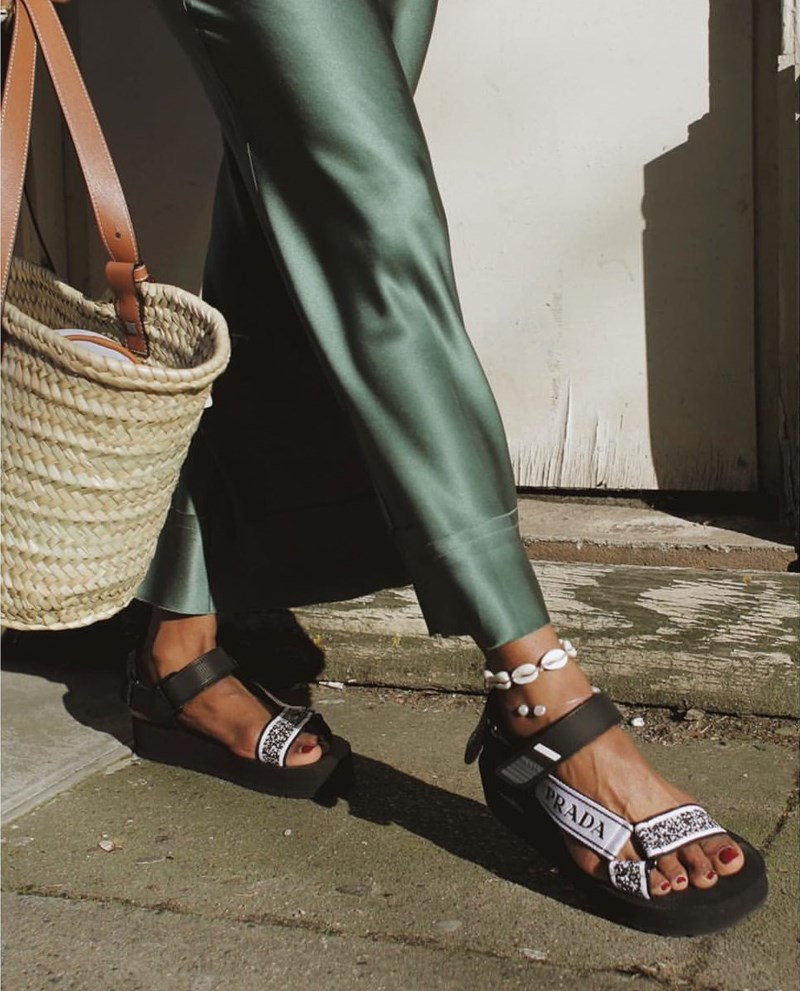 Θα ενδώσεις στην τάση των dad sandals; - εικόνα 1