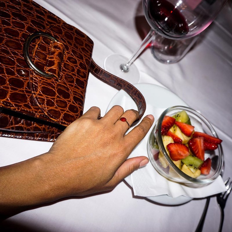 Η λεπτομέρεια που θα κάνει κάθε σου αξεσουάρ πιο chic - εικόνα 1