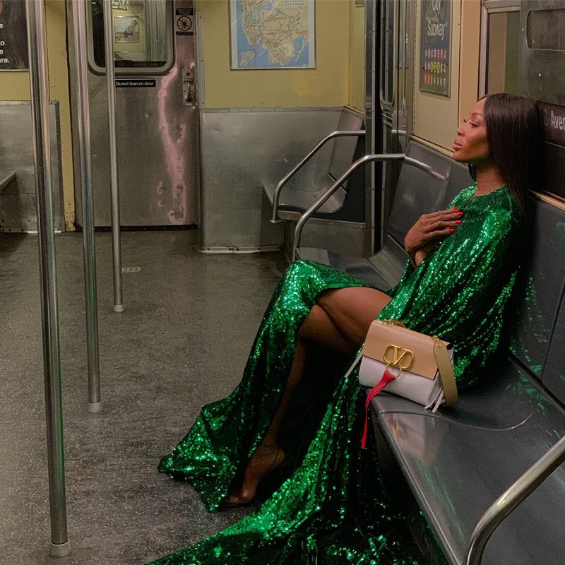 H Naomi Campbell αναστάσωσε το μετρό της Νέας Υόρκης - εικόνα 2