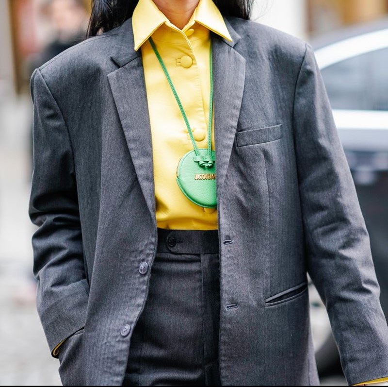 Necklace bag: Το trend που μας βάζει σε σκέψεις - εικόνα 1