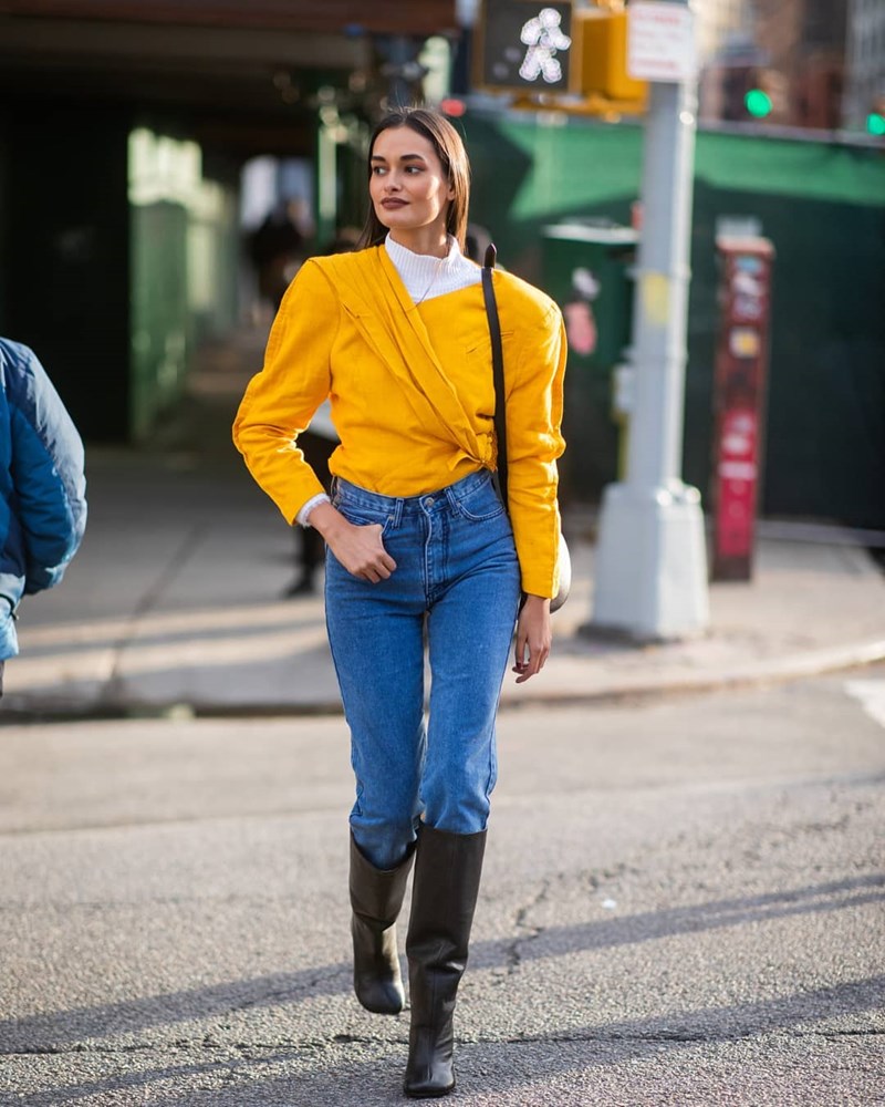 10+1 glam tops που συνδυάζονται τέλεια με denim - εικόνα 3