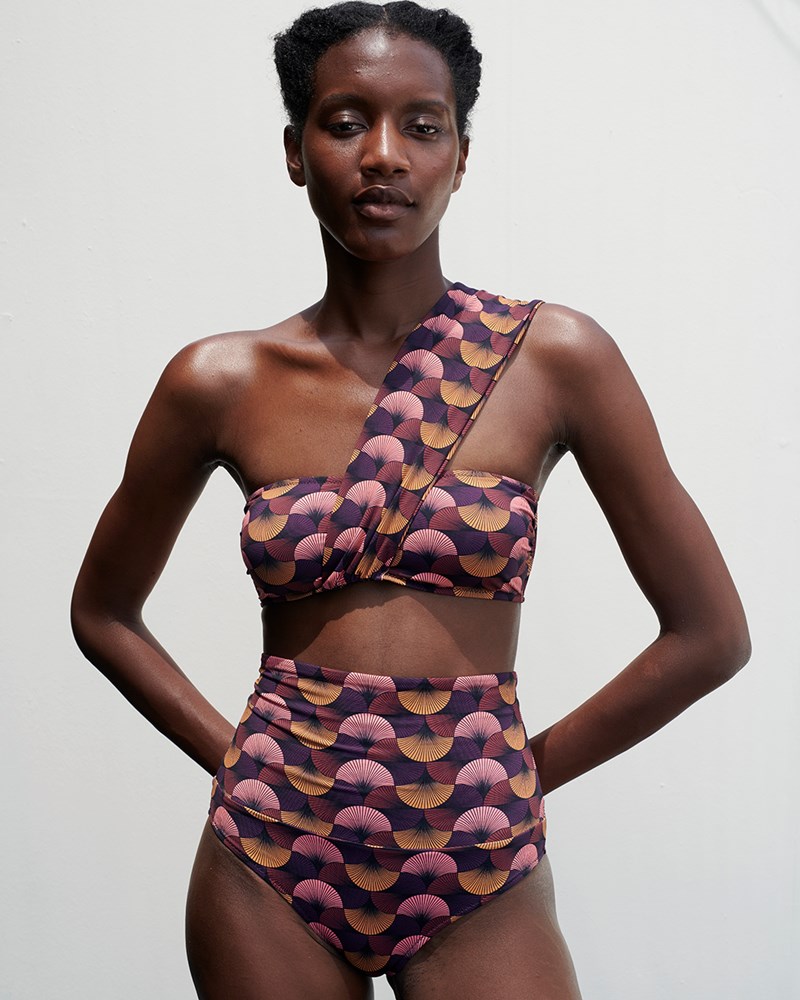 Into the Blue: Τα πιο elegant μαγιό του καλοκαιριού έχουν ελληνική υπογραφή - εικόνα 3