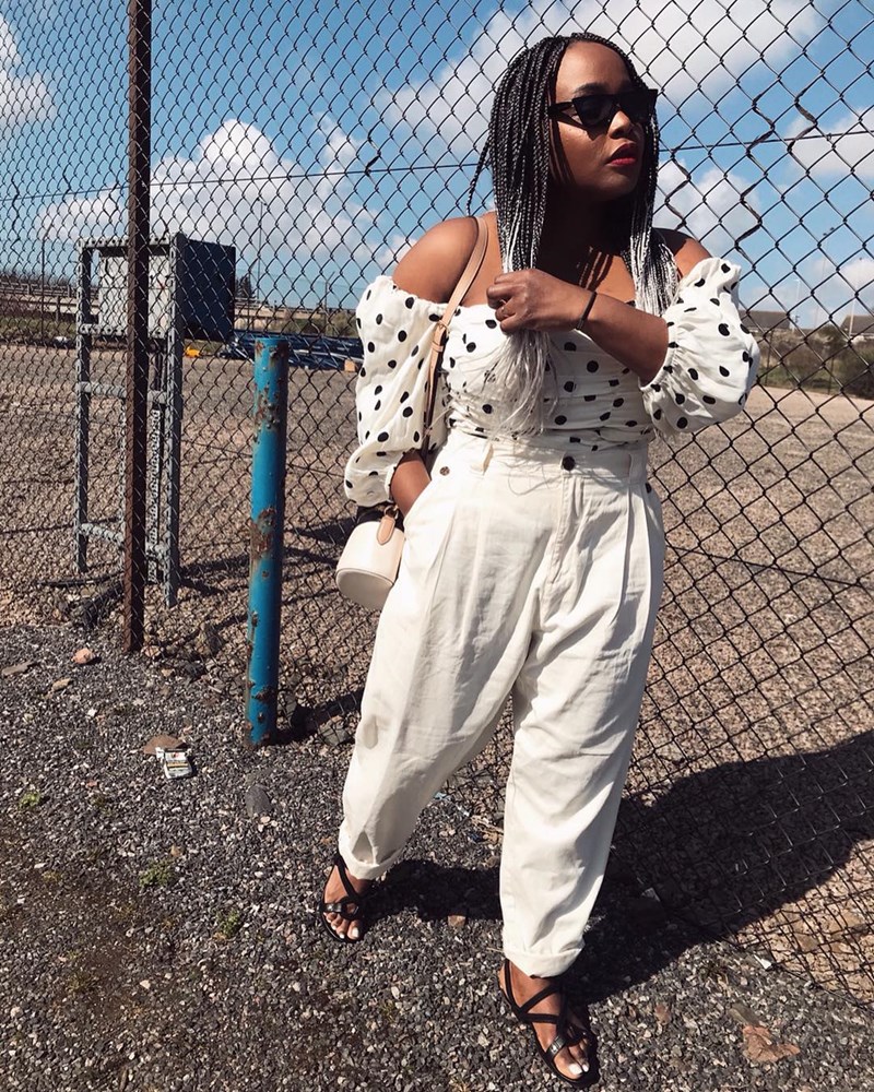 Τι φορούν τώρα οι πιο stylish Λονδρέζες; (10 must-haves για να υιοθετήσεις το στυλ τους) - εικόνα 4