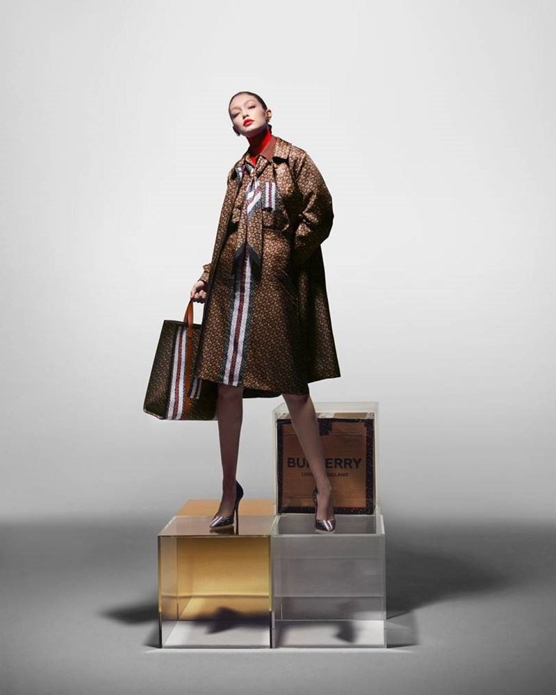 H Gigi Hadid σε 4 διαφορετικούς ρόλους - εικόνα 1