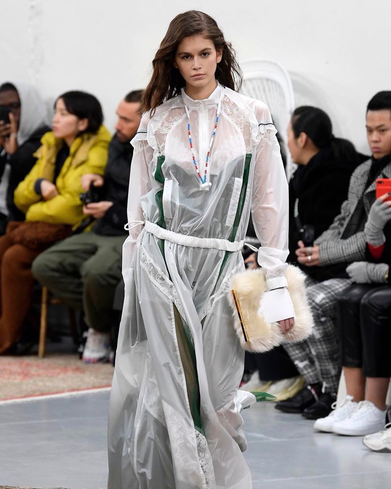 Τέλος τα ανήλικα μοντέλα στα ντεφιλέ των μεγαλύτερων οίκων - εικόνα 1