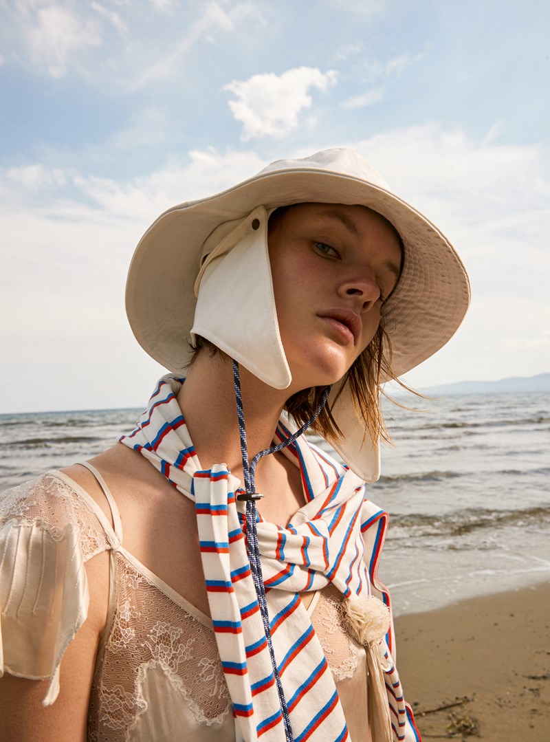 Η γοητεία της απλότητας σε 7 look - εικόνα 7