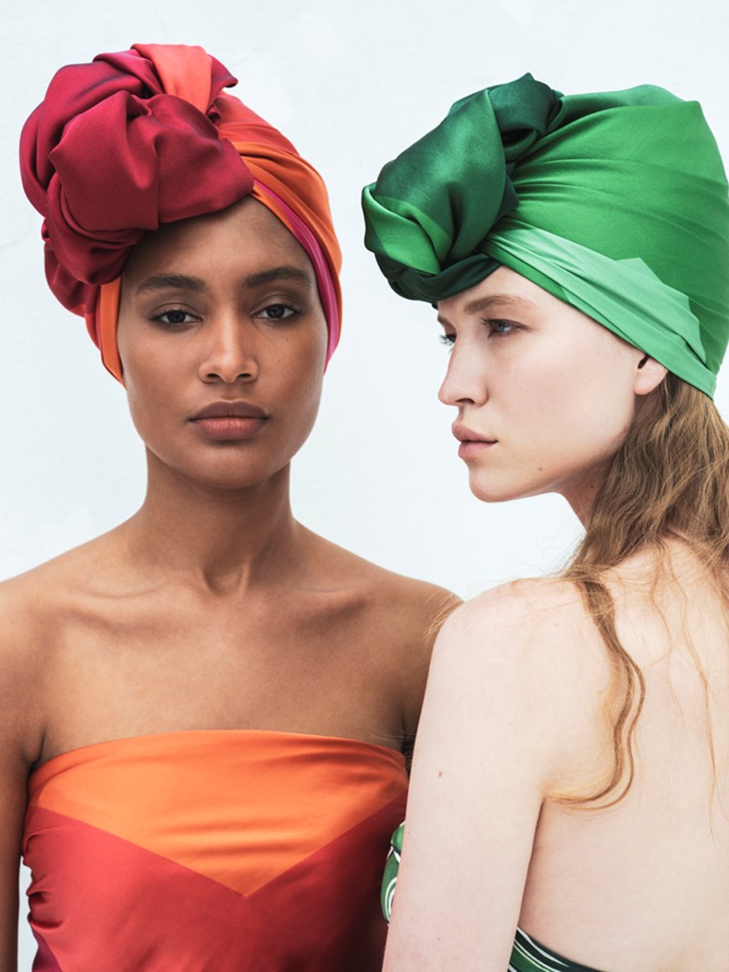 6 διαφορετικοί τρόποι να φορέσετε το μεταξωτό φουλάρι - εικόνα 2