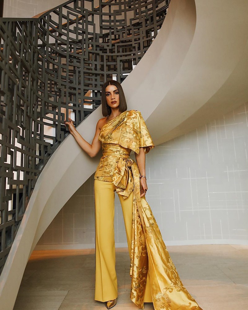 10 τρόποι να φορέσεις το one shoulder τοπ που αγαπούν οι influencers - εικόνα 3