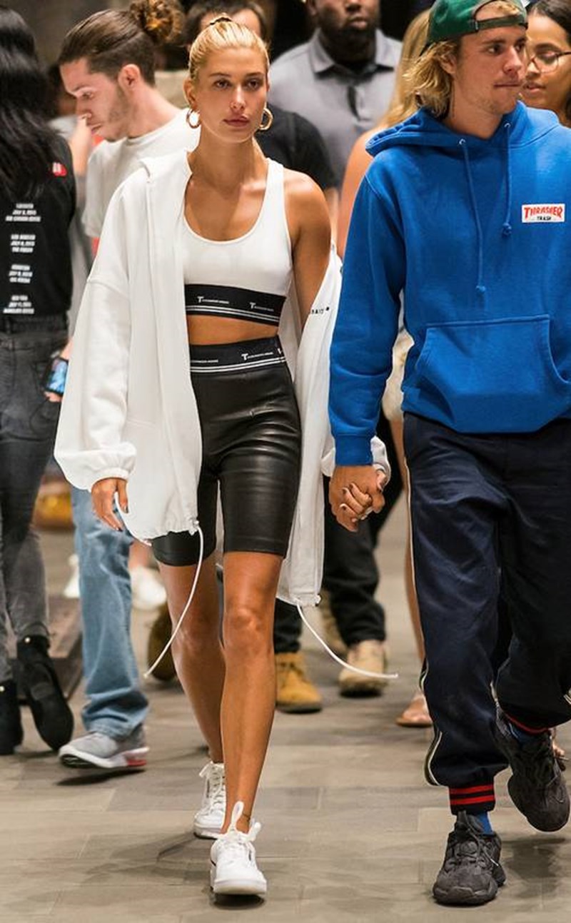 Πώς φορούν οι celebrities τα biker shorts; - εικόνα 7