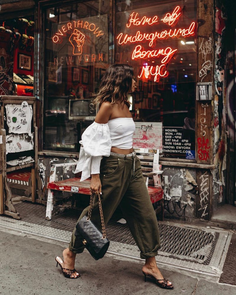 Ποιος είπε ότι τα crop tops είναι μόνο για teenagers; - εικόνα 3