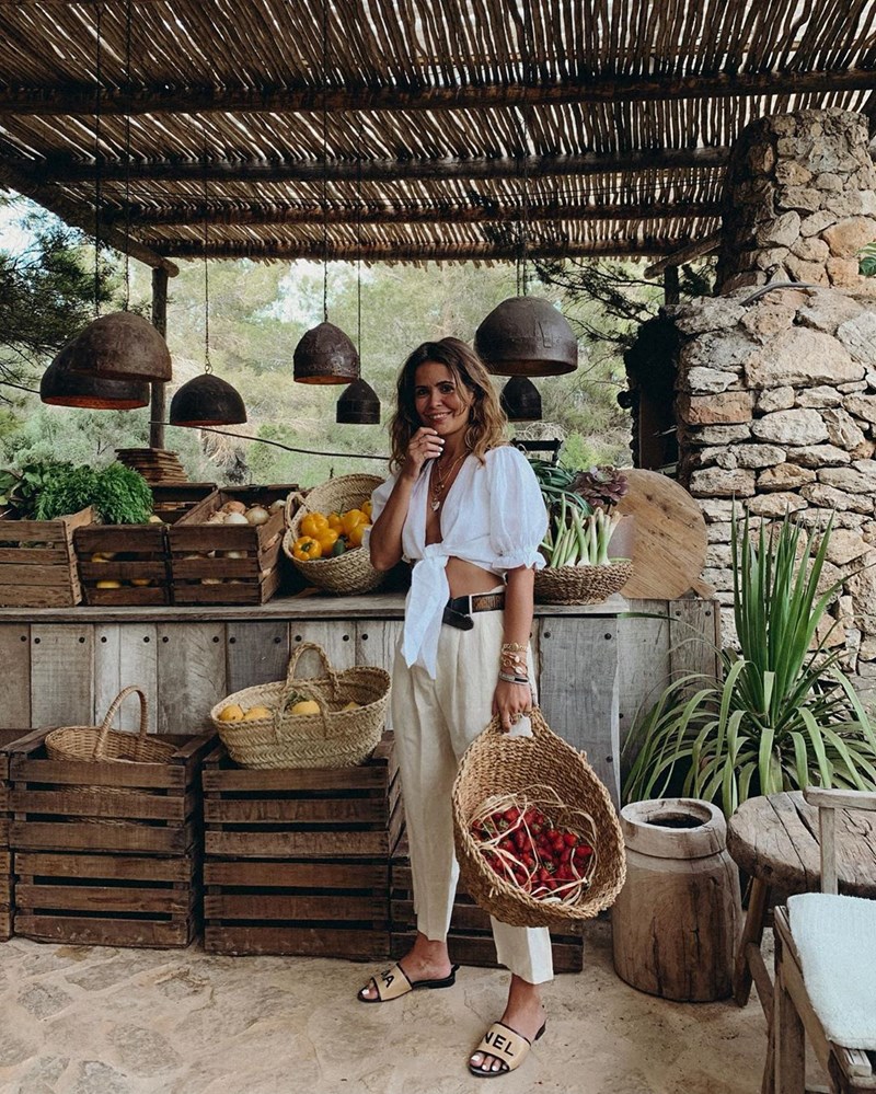 Ποιος είπε ότι τα crop tops είναι μόνο για teenagers; - εικόνα 1