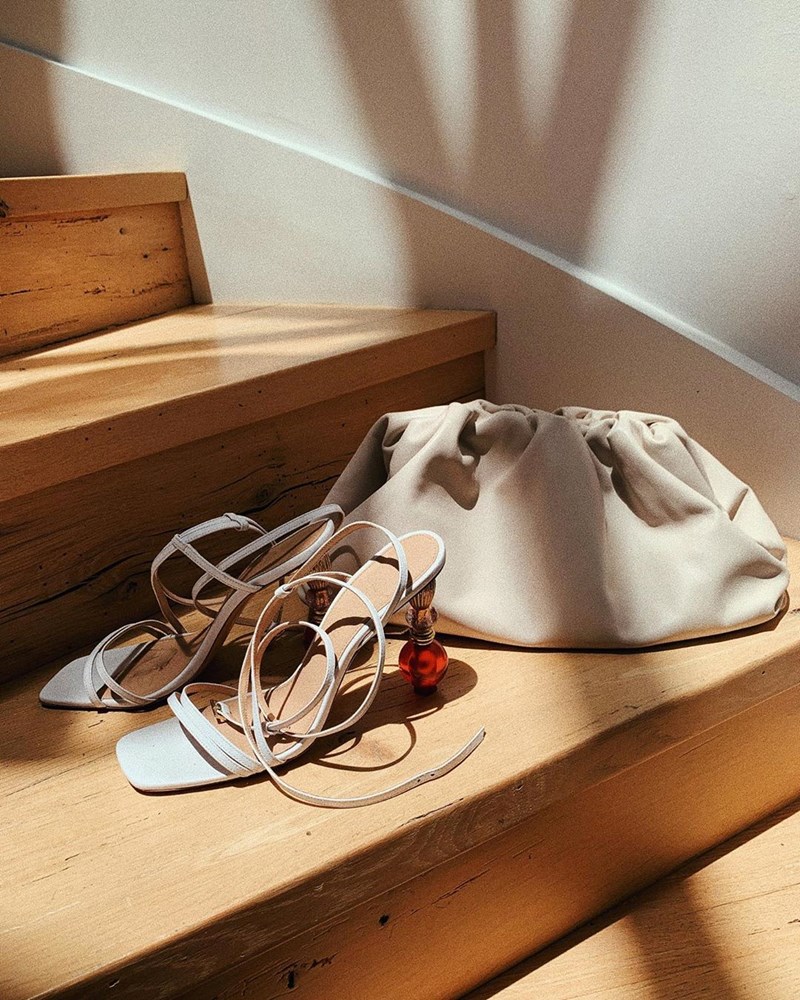 Οι clutch bags επιστρέφουν και είναι πιο κομψές από ποτέ - εικόνα 1