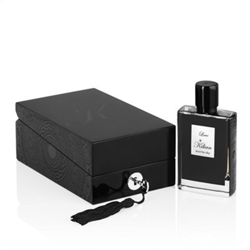 Βρήκαμε το αγαπημένο άρωμα της Rihanna - εικόνα 2