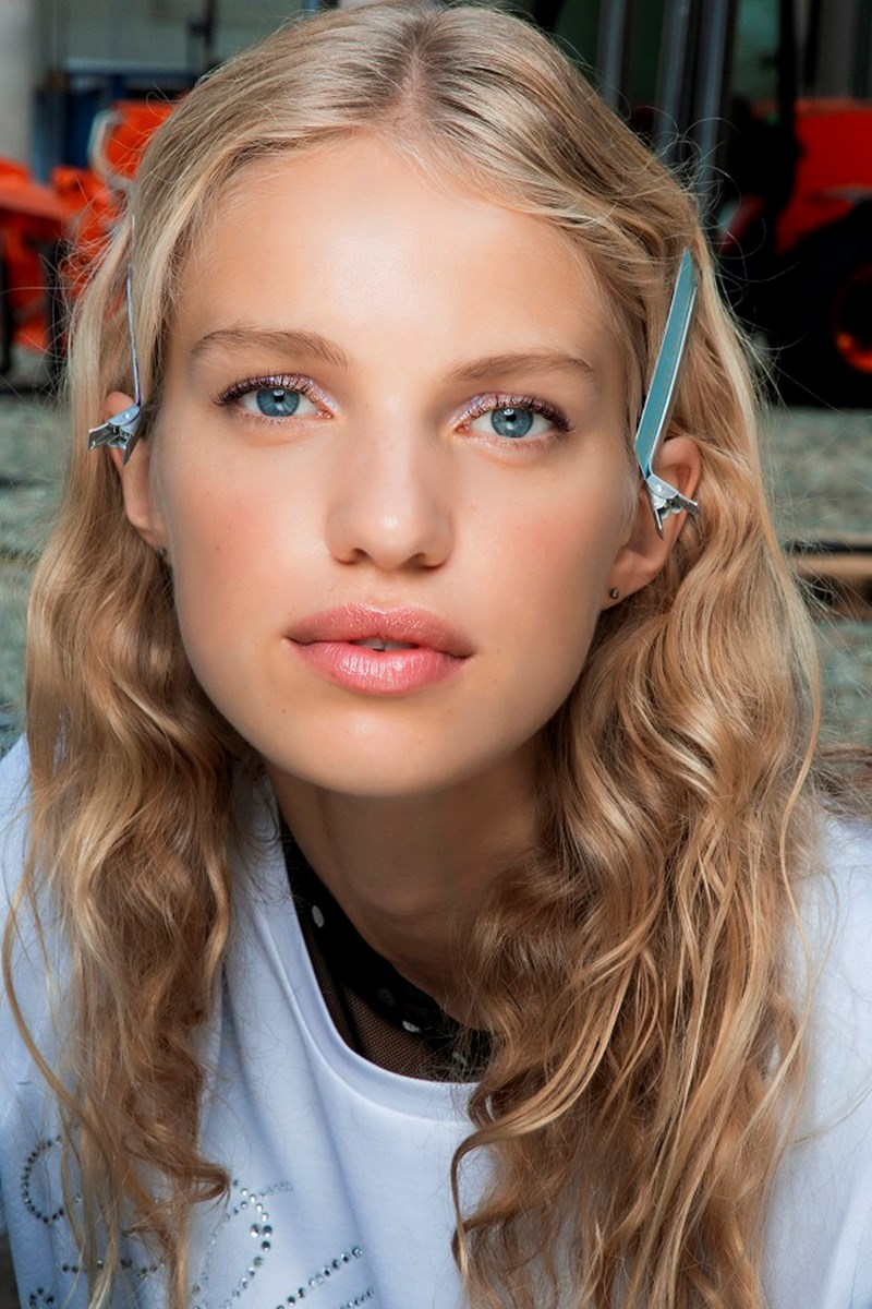 Είσαι ξανθιά; 'Ετσι θα αναδείξεις το χρώμα των μαλλιών σου - εικόνα 1