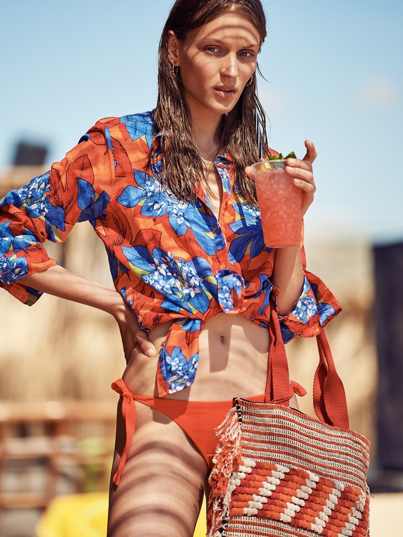 Κορίτσια στον ήλιο: 7 καυτά beach looks δίνουν γεύση στο καλοκαίρι μας - εικόνα 7