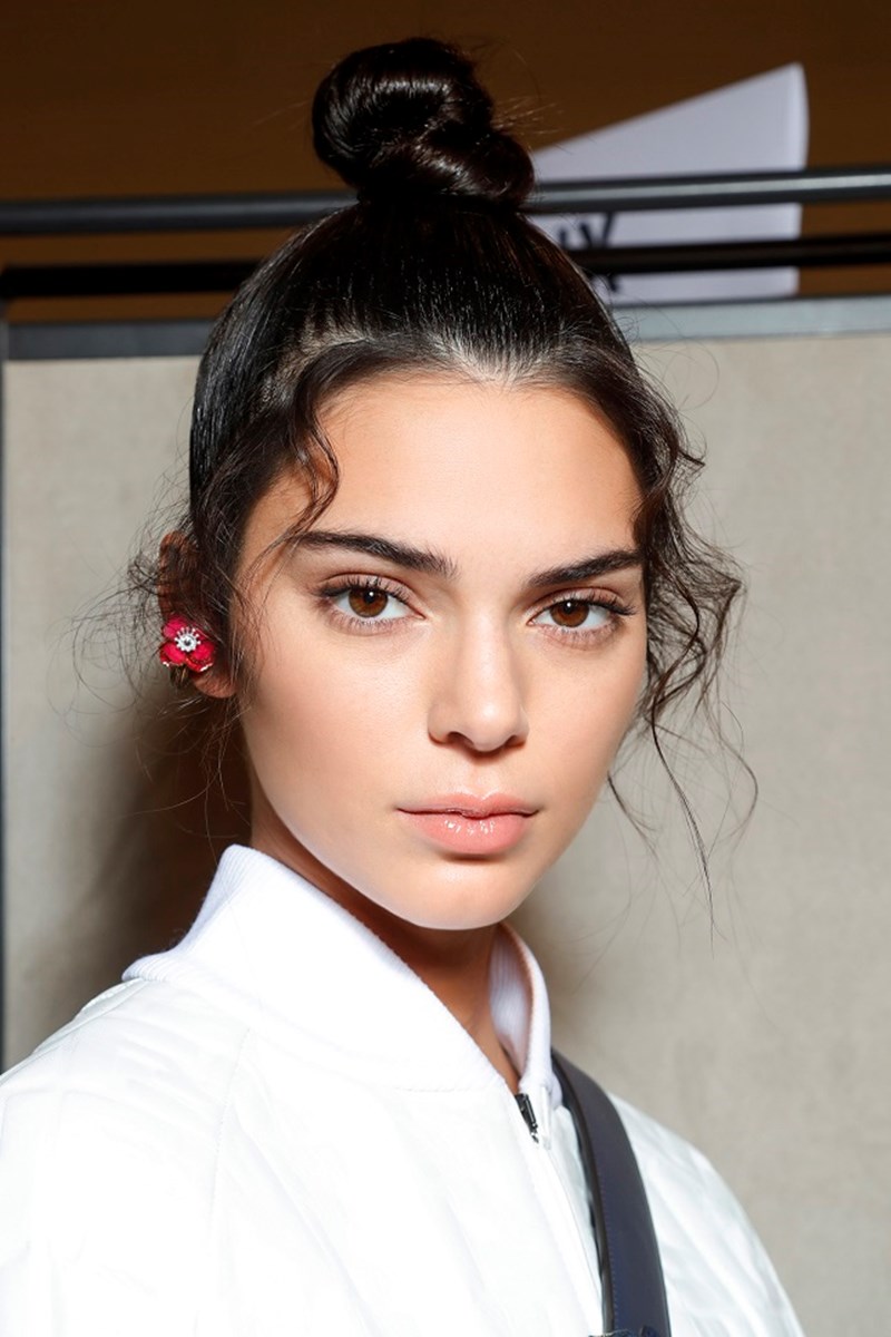 Jet-lag busters: Τι καλλυντικά πρέπει να χρησιμοποιώ στο αεροπλάνο; - εικόνα 2