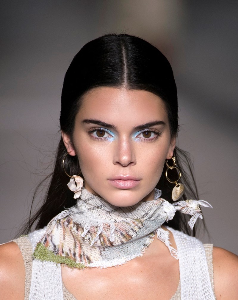 Τρεις νέοι τρόποι να φορέσεις τις μπλε αποχρώσεις στα μάτια - εικόνα 1