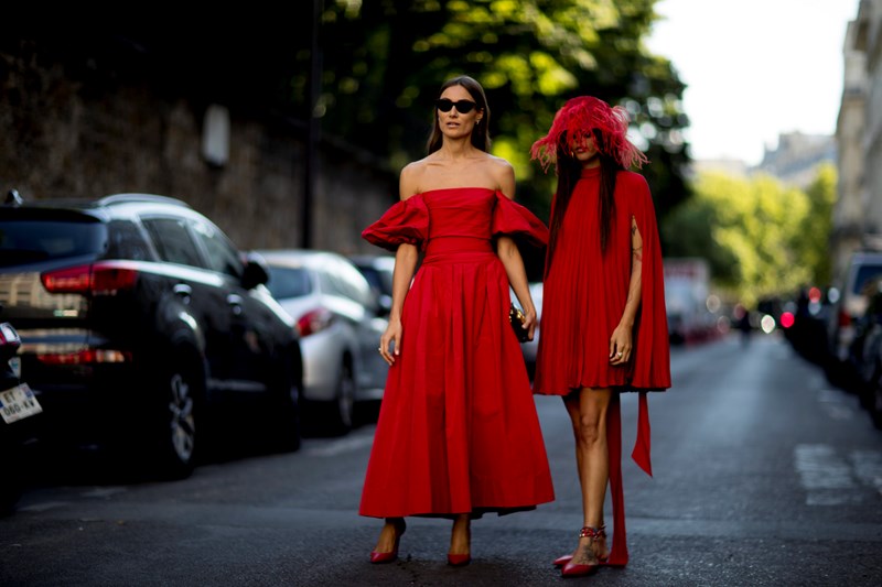 Red Velvet: 12 κομμάτια που αποδεικνύουν πως το κόκκινο θα είναι πάντα in-fashion - εικόνα 1