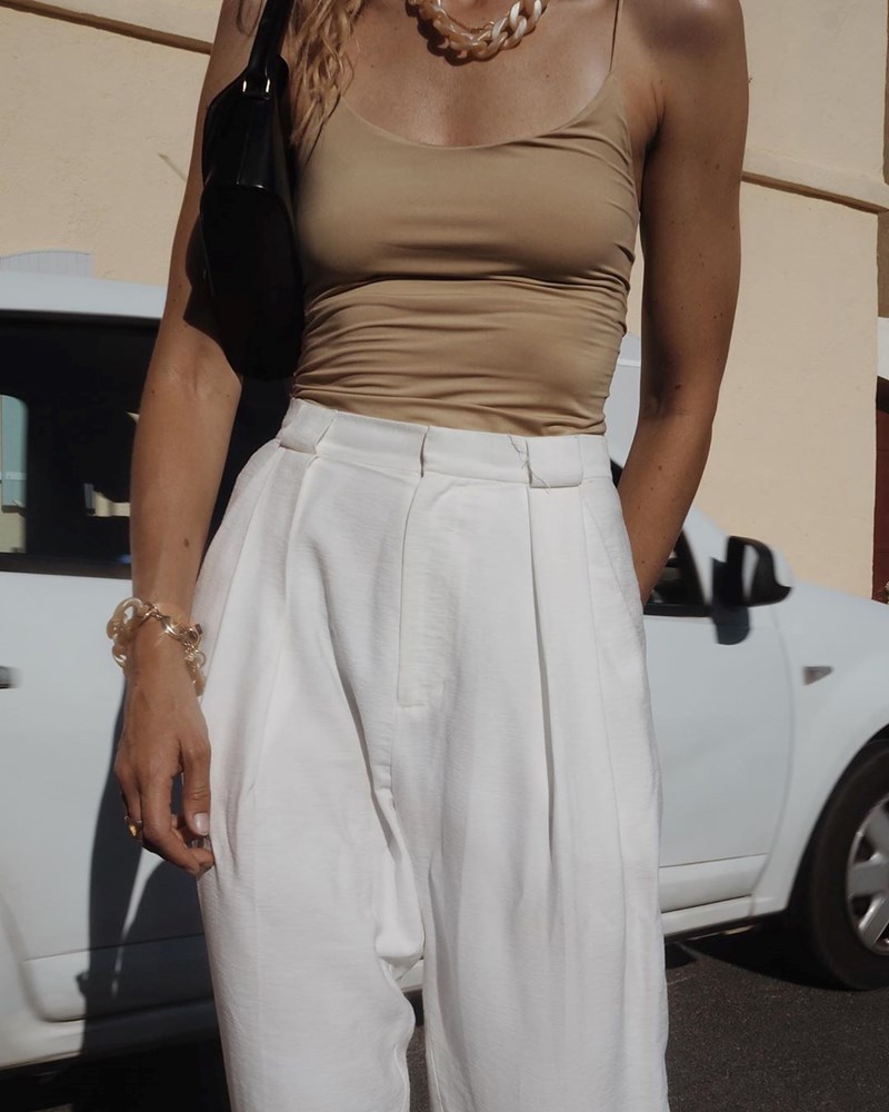 Slouchy Trousers: 15+1 τρόποι να υιοθετήσεις την πιο άνετη τάση - εικόνα 1
