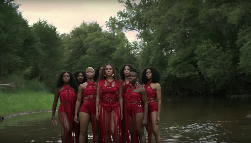 Δείτε όλα τα υπέροχα look της Beyoncé από το video clip του Spirit - εικόνα 7