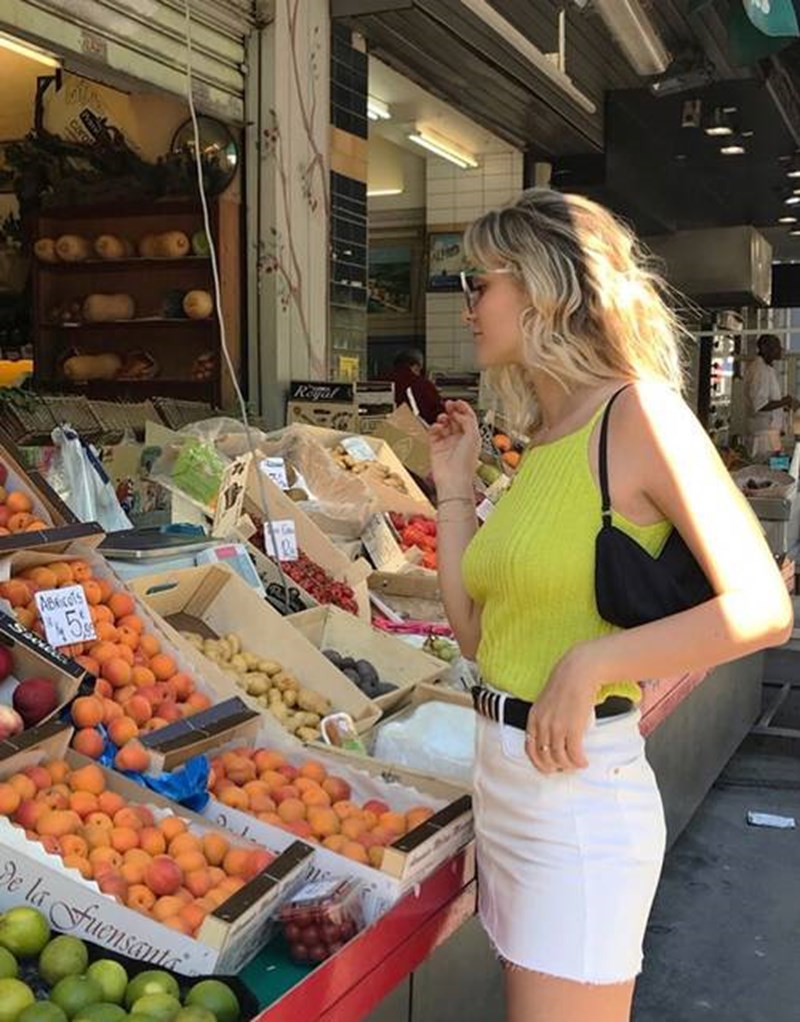 7 outfits με πρωταγωνιστή τα neon + 10 κομμάτια για να το πετύχεις - εικόνα 4