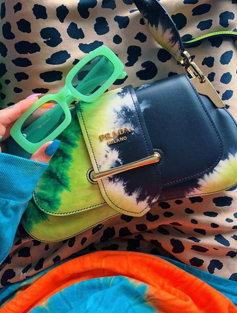 7 outfits με πρωταγωνιστή τα neon + 10 κομμάτια για να το πετύχεις - εικόνα 2