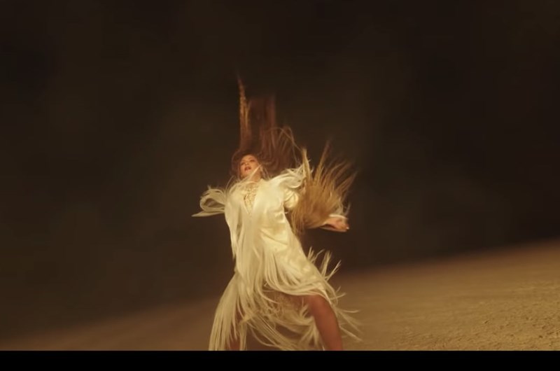 Δείτε όλα τα υπέροχα look της Beyoncé από το video clip του Spirit - εικόνα 9